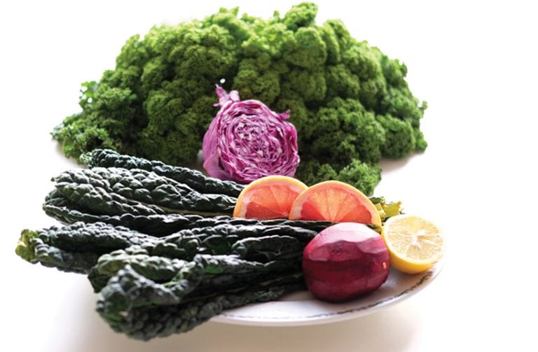 Alkaline kale salad & pumpkin bread with chia & herbs